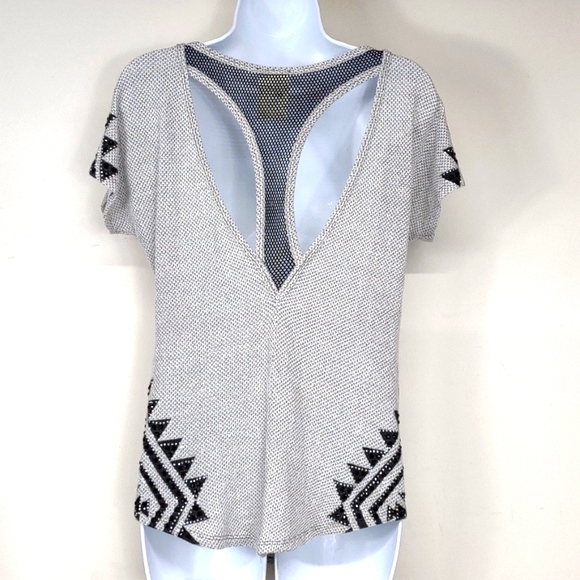Women's Small Coral sparkly Tribal print gray & Black blouse - Picture 6 of 10